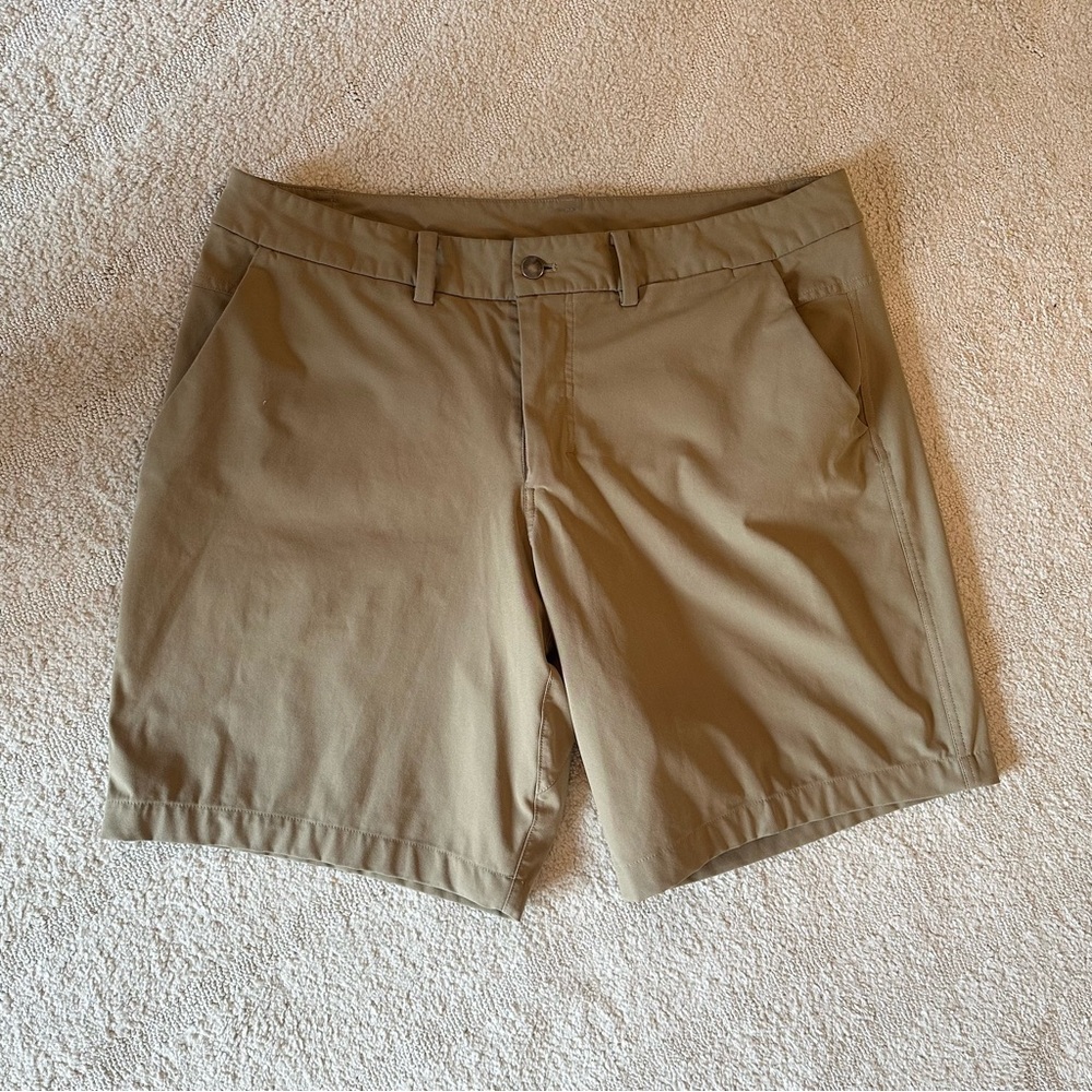 Lululemon Men’s Chino Shorts Khaki Warpstreme 38 Waist 11” Inseam Golf
